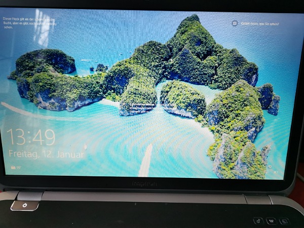 Bildschirm mit grüner Inselgruppe